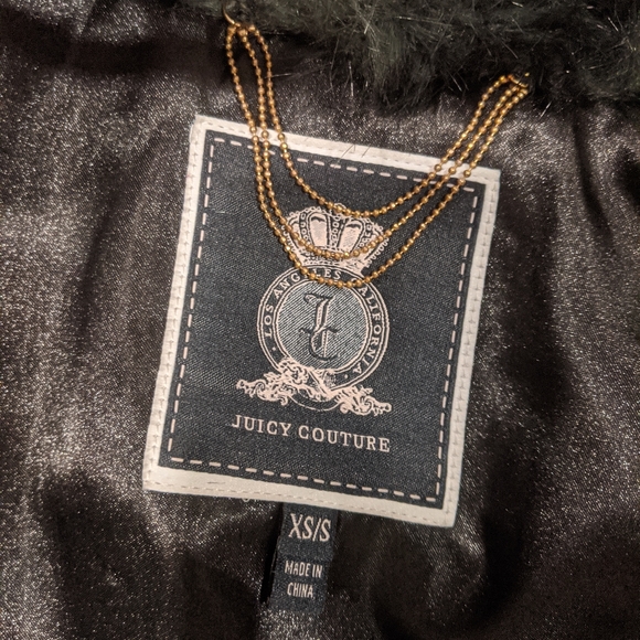 Juicy Couture Faux Fur Cape - Picture 2 of 2